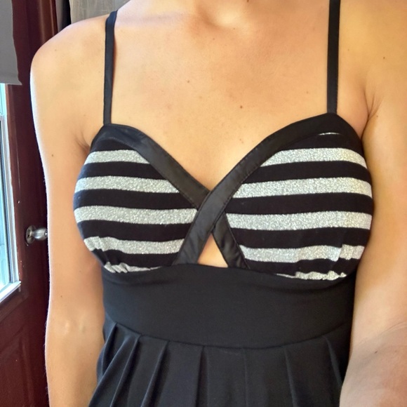 Guess mini dress - Picture 3 of 3